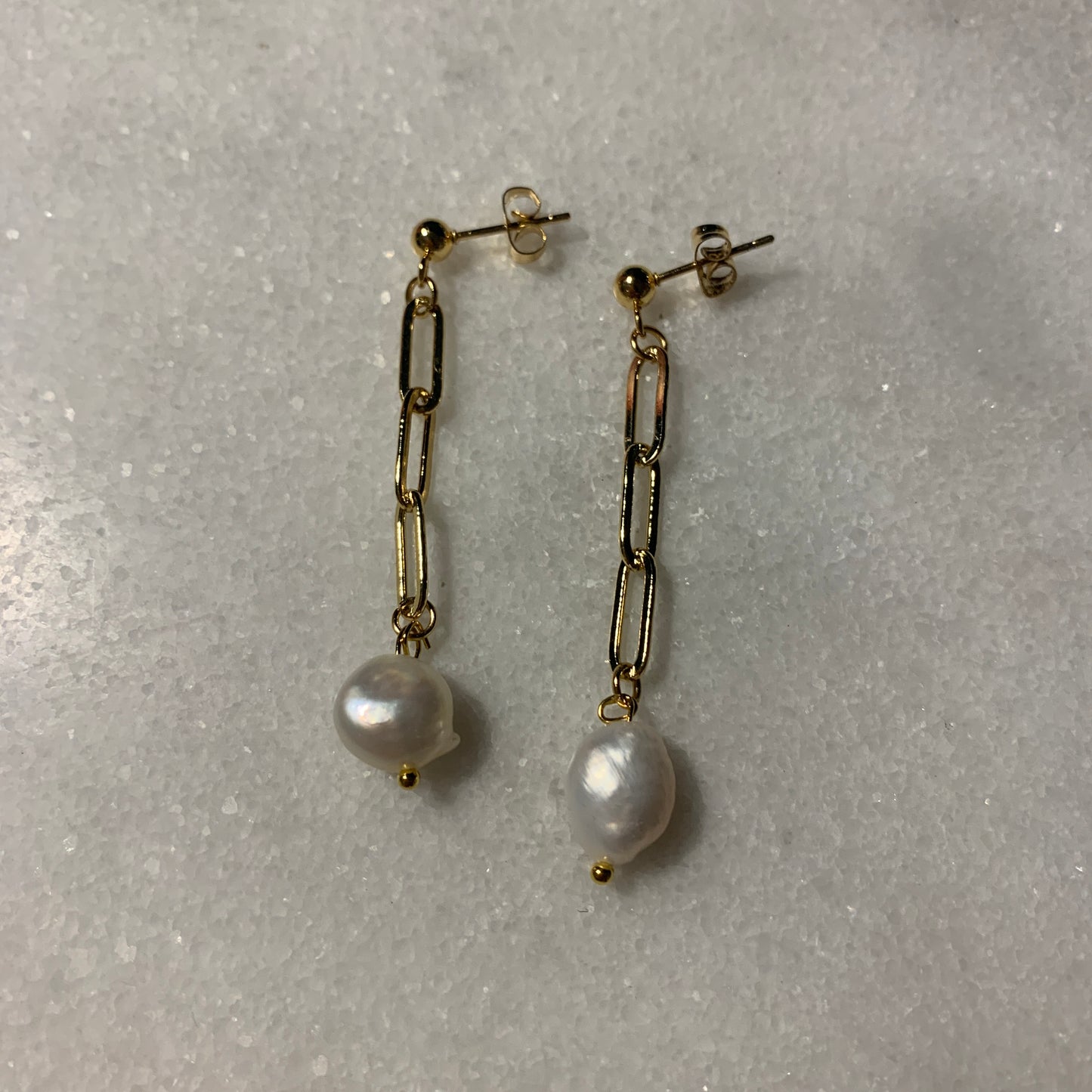 Pendientes de perlas de enlace