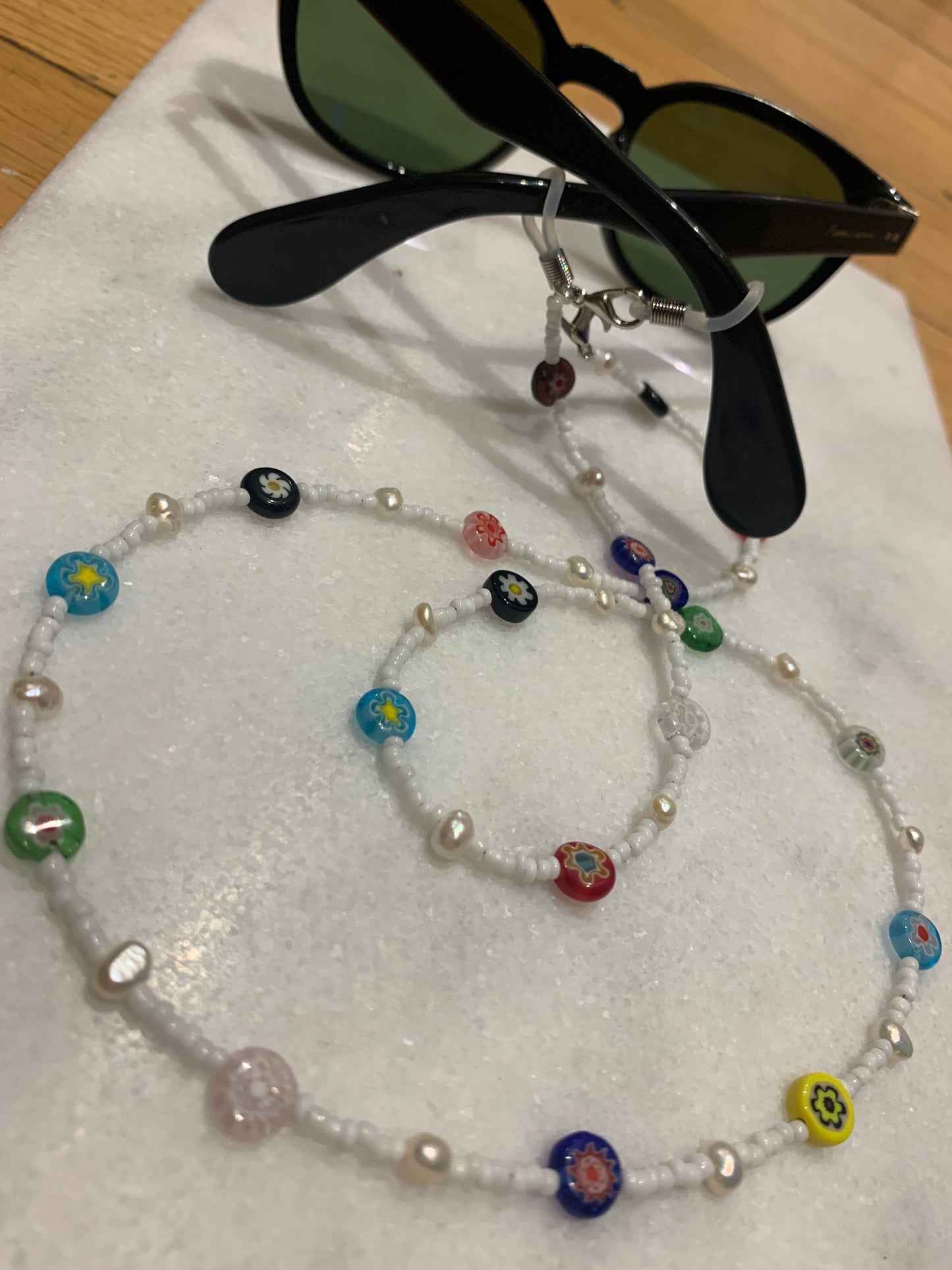 Cadena de gafas de sol con cuentas de oliva