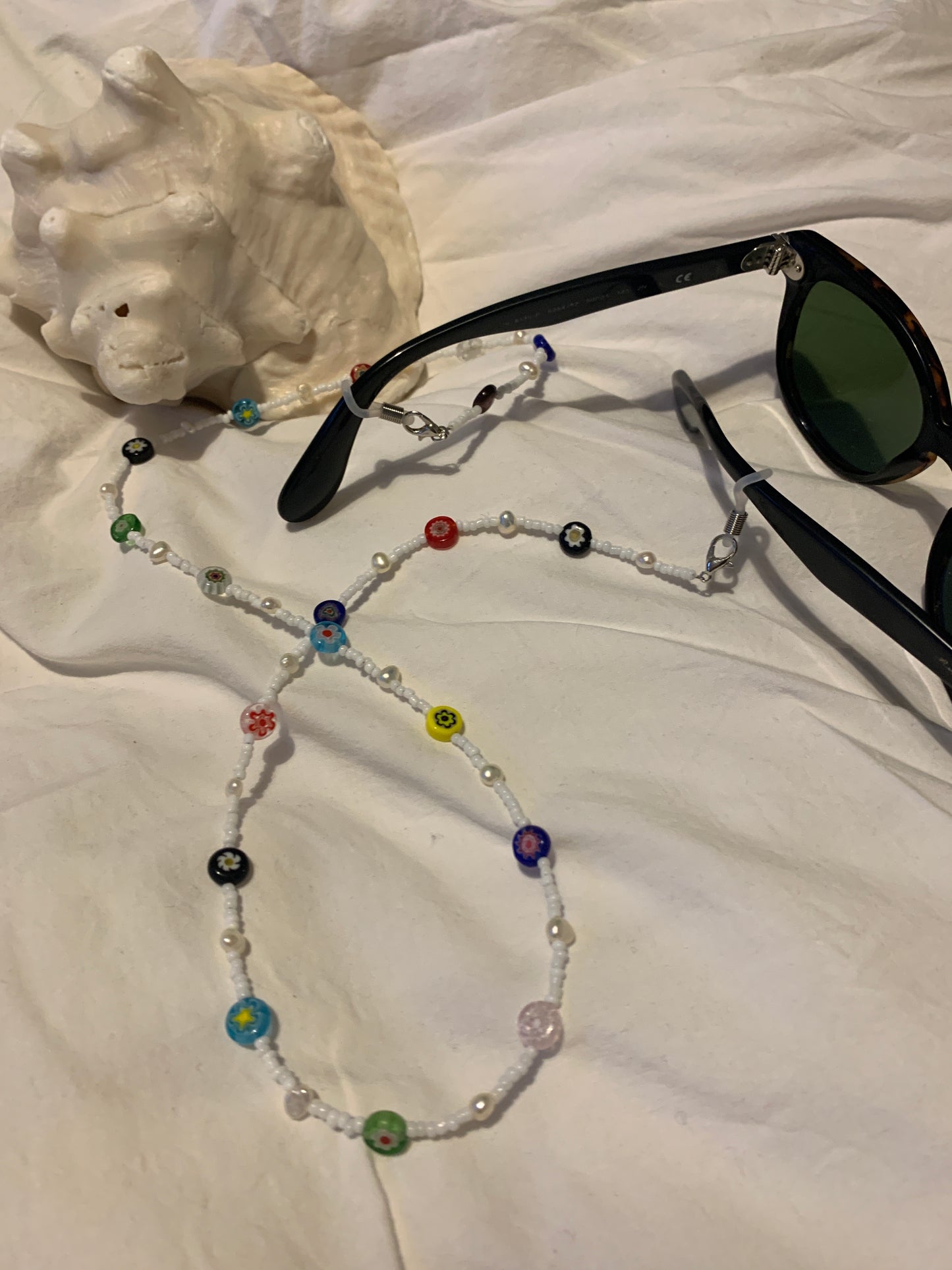 Cadena de gafas de sol con cuentas de oliva