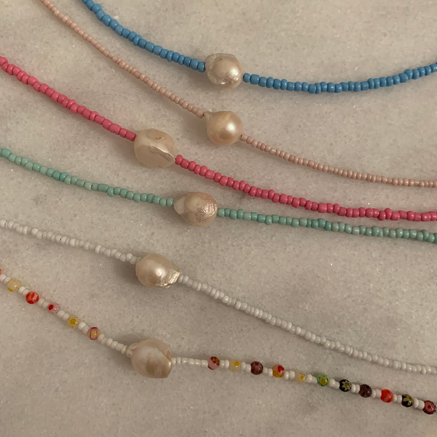 Collar de perlas con cuentas gruesas
