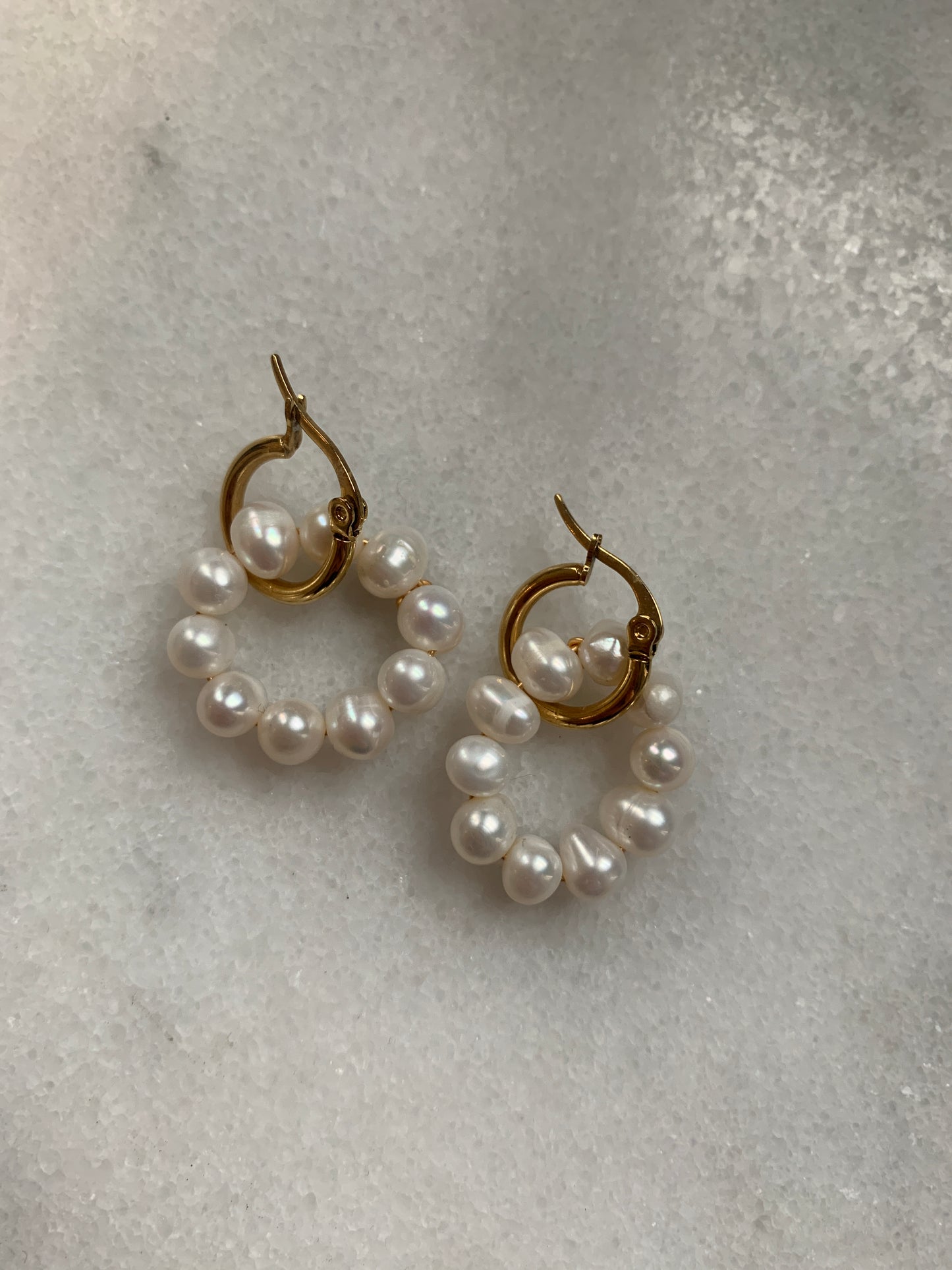 Pendientes colgantes de perlas circulares