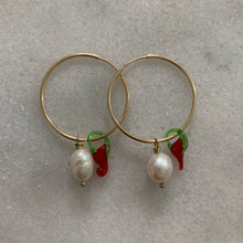 Load image into Gallery viewer, Classic Chilli Pearl Earrings
