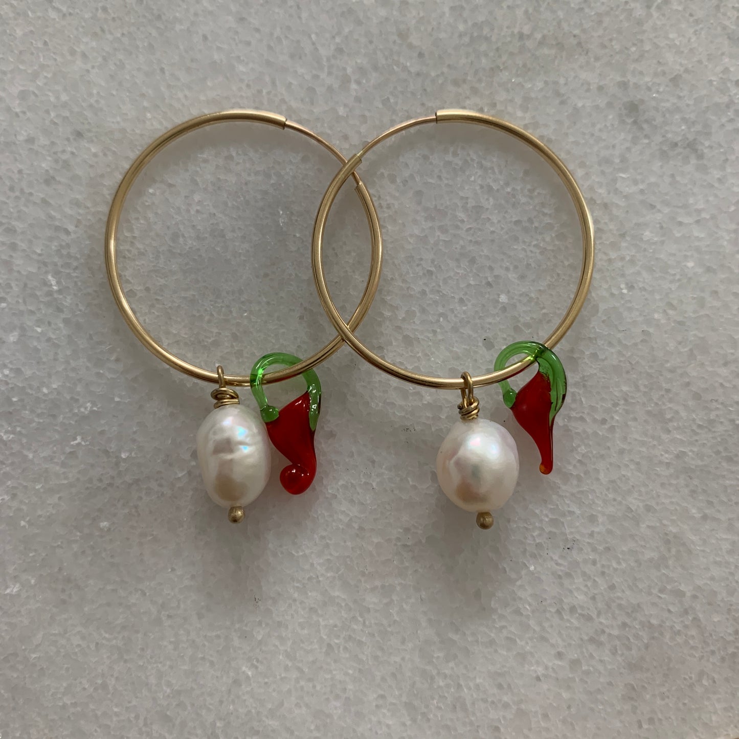 Pendientes clásicos de perlas de chile