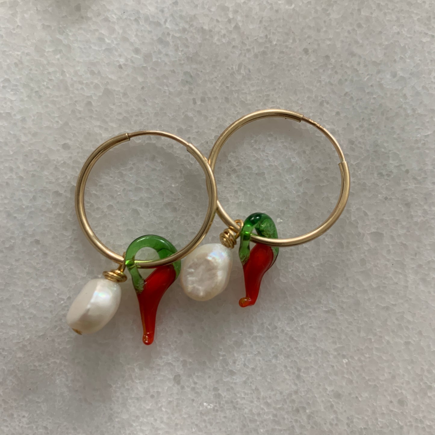 Pendientes de perlas de chile bebé