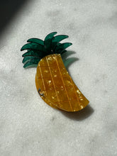 Load image into Gallery viewer, Maui Pineapple Clip
