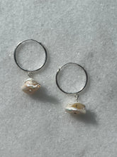 Load image into Gallery viewer, Dangly Baby Pearl Earrings
