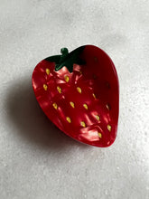 Load image into Gallery viewer, Fragola Baby Strawberry Clip

