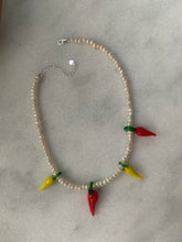 Load image into Gallery viewer, Chunky Chilli Pearl Chain Necklace
